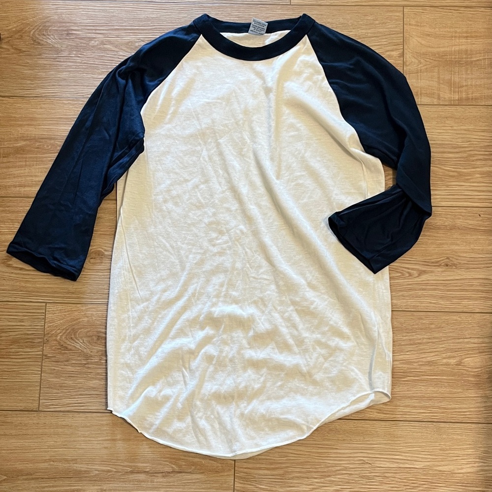 Vintage 70s or 80s navy and white baseball tshirt single stitch